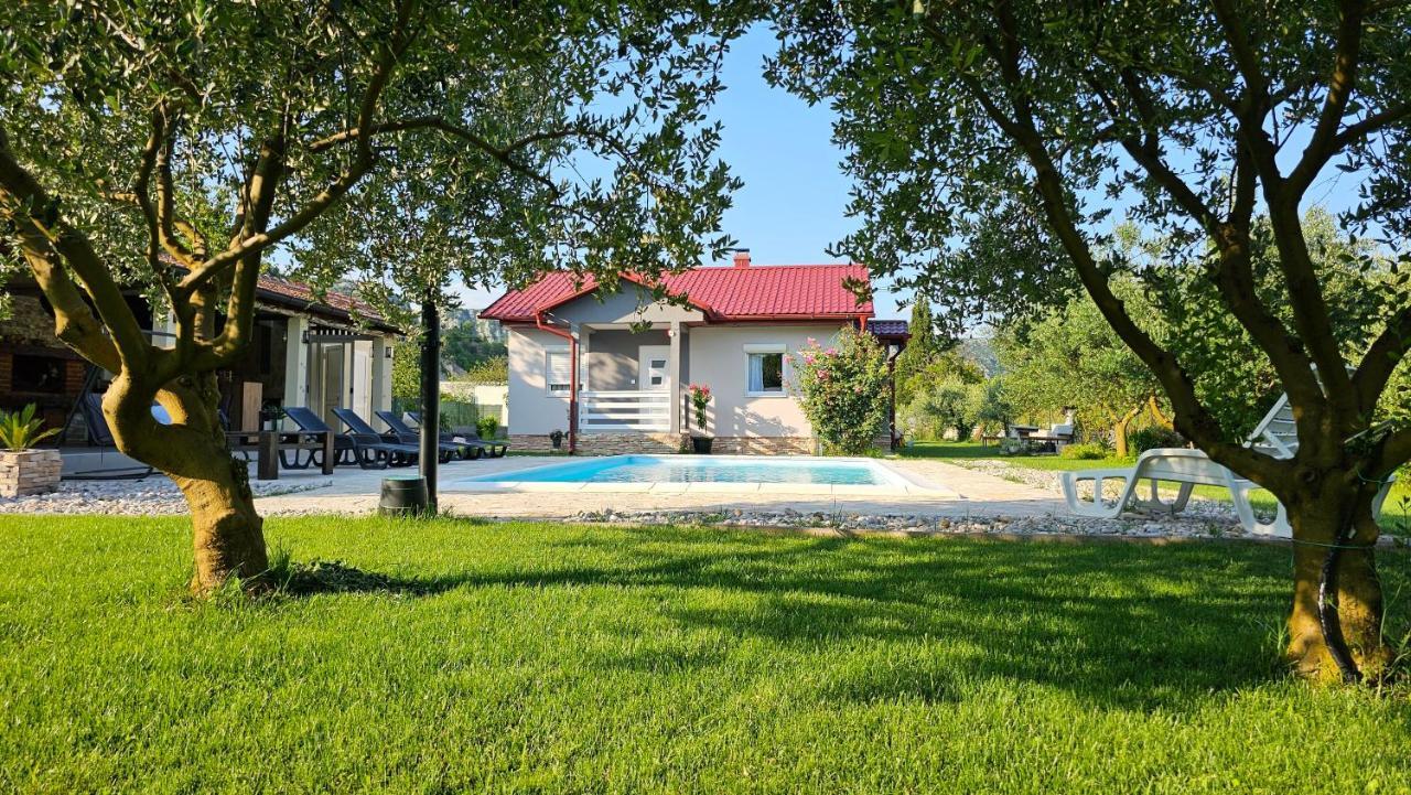 Holiday Home Natura With Private Pool Mostar Buitenkant foto